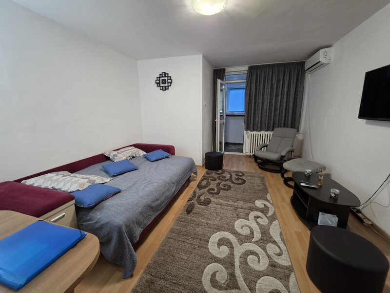 Trapezului, 5 minute metrou 1 Decembrie 1918, bloc 1978, reabilitat