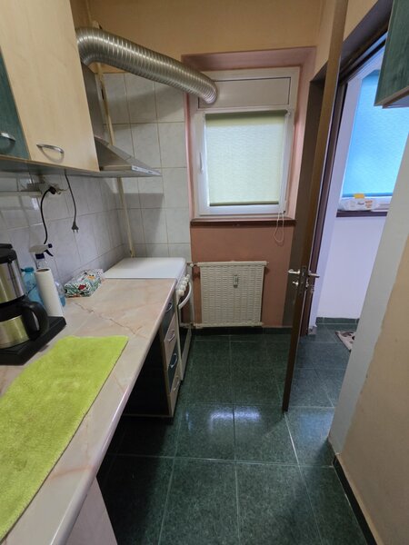 Trapezului, 5 minute metrou 1 Decembrie 1918, bloc 1978, reabilitat