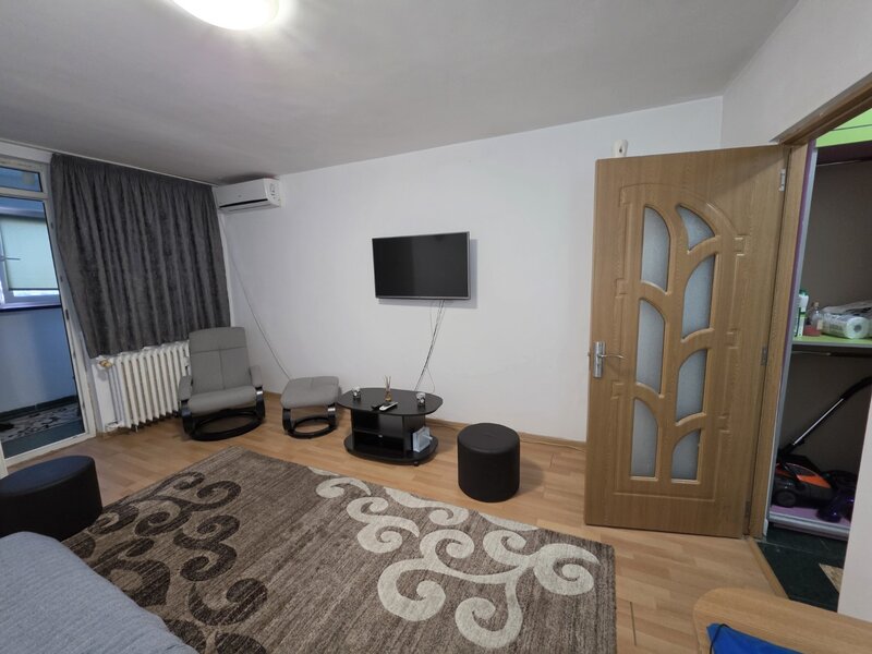 Trapezului, 5 minute metrou 1 Decembrie 1918, bloc 1978, reabilitat